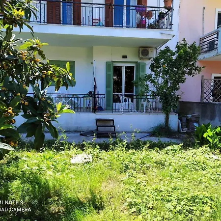 νtinas House B * Tsoukaládhes